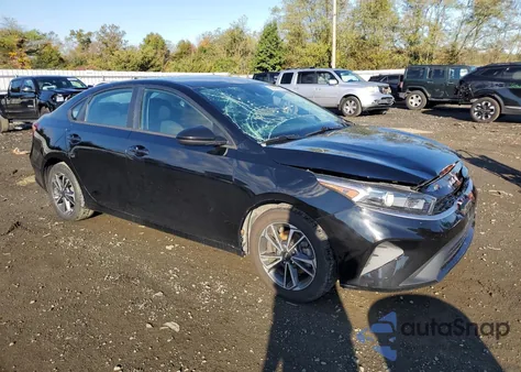 2023 Kia Forte Lx z USA, uszkodzony, nr VIN 3KPF24AD8PE538606